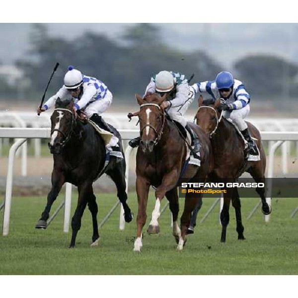 Stefano Landi on Golden Titus wins the Premio Parioli beating Mirco Demuro on Freemusic Rome Capannelle 29th april 2007 ph. Stefano Grasso