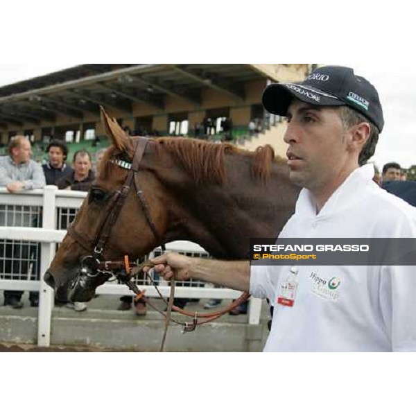 close up for Golden Titus and his groom winners of the Premio Parioli Rome Capannelle 29th april 2007 ph. Stefano Grasso
