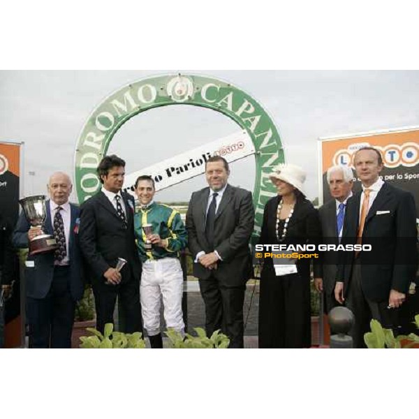 giving prize for Premio Carlo Chiesa won by Piero Convertino on Docksil Rome Capannelle 29th april 2007 ph. Stefano Grasso