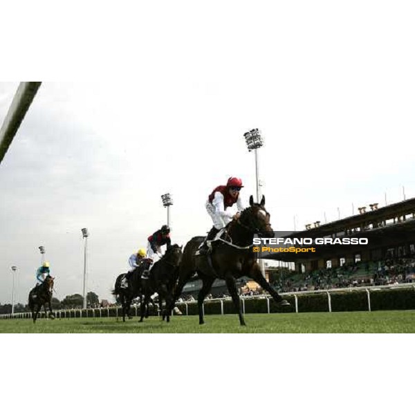 Eddy Ahern on Zar Solitario wins the Premio Signorino Rome Capannelle 29th april 2007 ph. Stefano Grasso