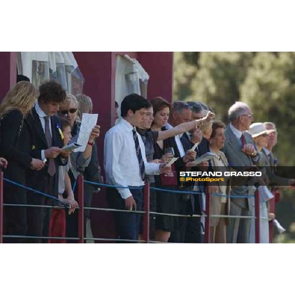 racegoers Premio Presidente della Repubblica Rome Capannelle 16th may 2004 ph.Stefano Grasso