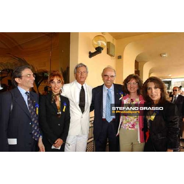Mr.Agostini, Mrs. Pescante, Claudio Baglioni, Mr. Pescante, Mrs. Agostini and Mrs. Tudini Premio Presidente della Repubblica Rome Capannelle 16th may 2004 ph. Stefano Grasso