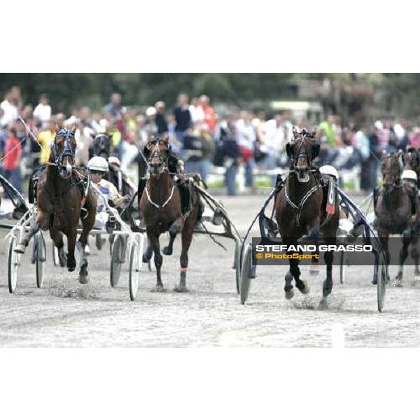 Roberto Andreghetti with Felix del Nord (left) wins the 1st heat of Gran Premio Lotteria beating Eclisse Domar and El Nino Napoli, 6th may 2007 ph. Stefano Grasso