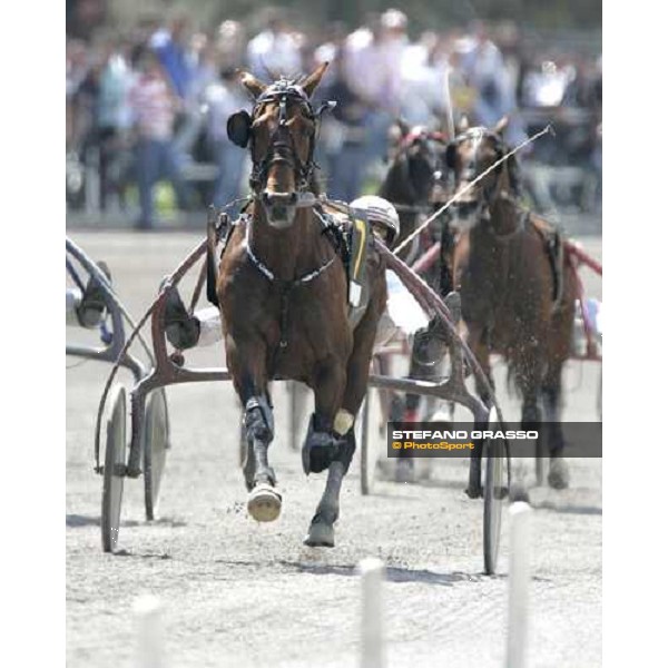 Jean Michel Bazire with Exploit Caf wins the 2nd heat of Gran Premio Lotteria Napoli, 6th may 2007 ph. Stefano Grasso