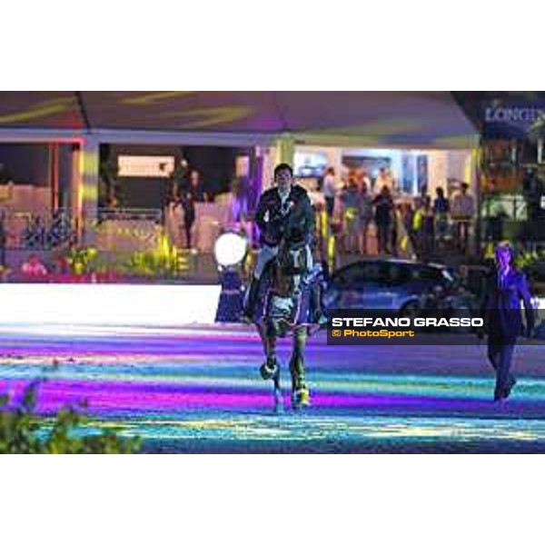 LGCT of Cannes - Grand prix - Prize giving ceremony - Sergio Alvarez Moya on Arrayan parades after winning the Grand Prix - Cannes, Stade des Hesperyde - 10 June 2017 - ph.Mario Grassia/LGCT