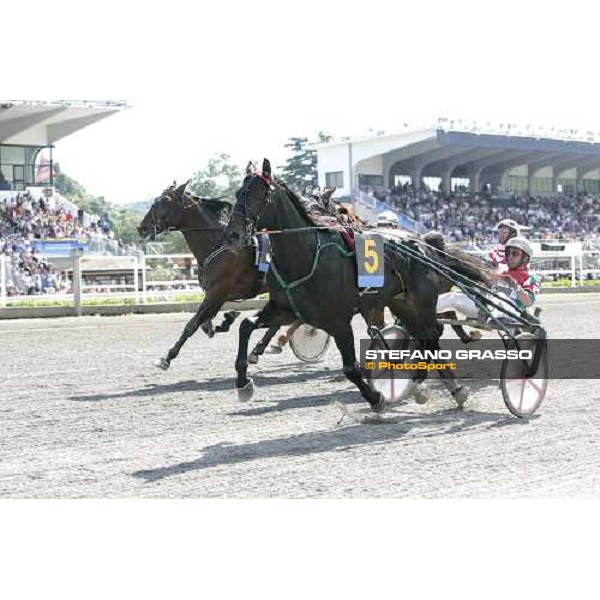 Pippo Gubellini with Frisky Bieffe wins the 3rd heat of Gran Premio Lotteria Napoli, 6th may 2007 ph. Stefano Grasso