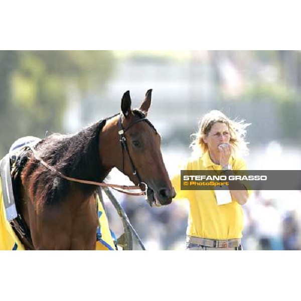 close up for Giulia Grif and her groom before the race Napoli, 6th may 2007 ph. Stefano Grasso