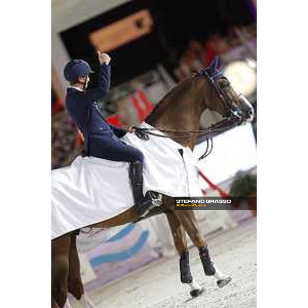LGCT of Cannes - Class 9 - Lorenzo de Luca on Halifax van het Kluzeibos wins prix OFFICE DU TOURISME DE L\'ILE MAURICE | AIR MAURITIUS - Cannes, Stade des Hesperyde - 9 June 2017 - ph.Stefano Grasso/LGCT