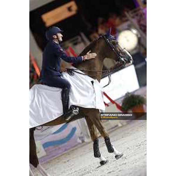 LGCT of Cannes - Class 9 - Lorenzo de Luca on Halifax van het Kluzeibos wins prix OFFICE DU TOURISME DE L\'ILE MAURICE | AIR MAURITIUS - Cannes, Stade des Hesperyde - 9 June 2017 - ph.Stefano Grasso/LGCT
