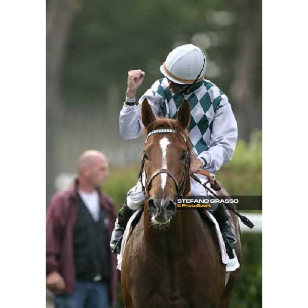 Stefano Landi triumphing on Golden Titus after winning the Gran Premio Parioli Rome, 30th april 2007 oh. Stefano Grasso