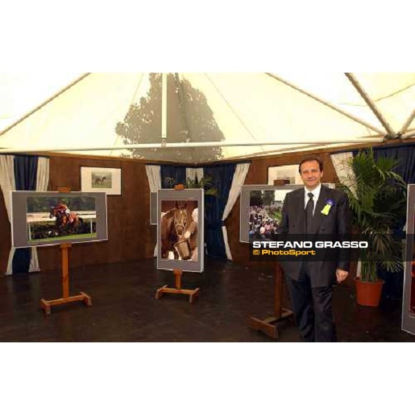 on. Baccini, under-secretary of italian Foreign office visits the Falbrav\'s exibition by Stefano Grasso garden Club Premio Presidente della Repubblica Rome Capannelle 16th may 2004 ph.Stefano Grasso