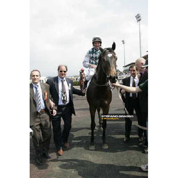 the winning connection of Amaldi with Stefano Landi winners of Premio Federippodromi Roma, 30 aprile 2007 ph. Stefano Grasso