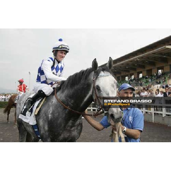 Mirco Demuro and Vol de Nuit after the triumph in the Premio Signorino Roma, 30 aprile 2007 ph. Stefano Grasso