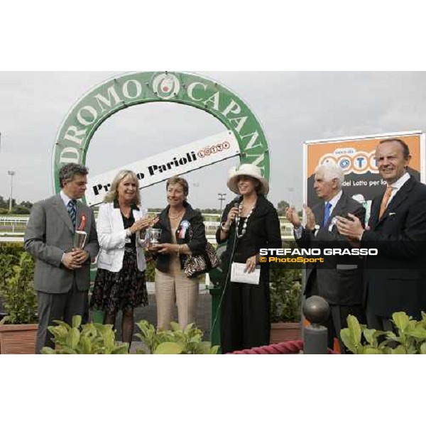 giving prize of Premio Signorino won by Vol de Nuit Roma, 30 aprile 2007 ph. Stefano Grasso