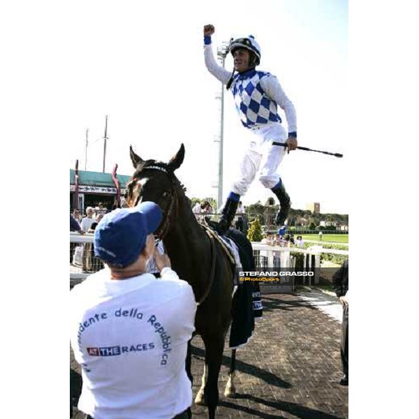 Mirco Demuro jumps from Distant Way after winning the Premio Presidente della Repubblica At The Races Rome, 13th may 2007 ph. Stefano Grasso