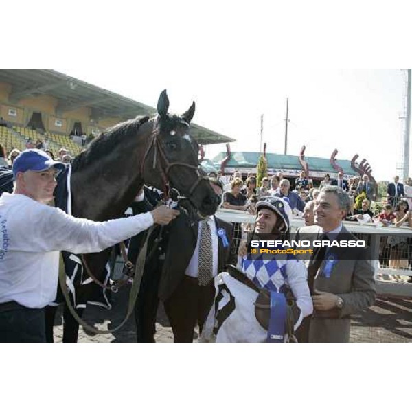 giving prize for Distant Way connection winners of Premio Presidente della Repubblica At The Races with Mirco Demuro and Andrea Scarpellini Rome, 13th may 2007 ph. Stefano Grasso