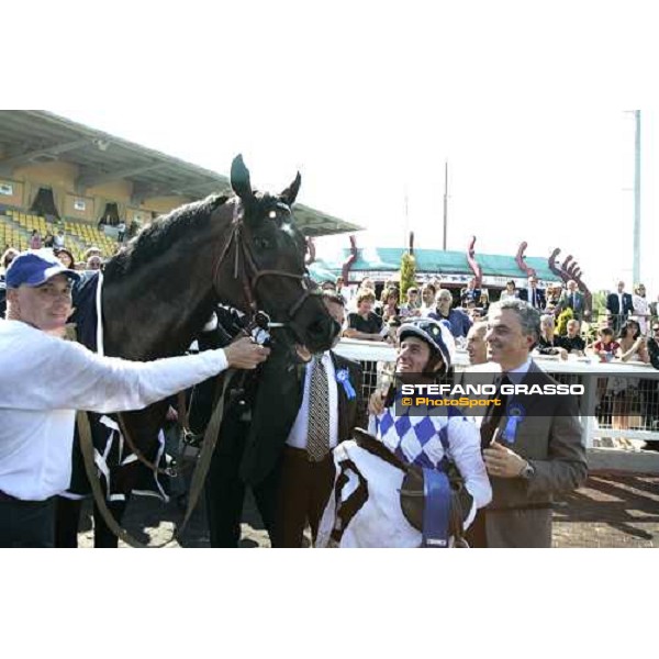giving prize for Distant Way connection winners of Premio Presidente della Repubblica At The Races with Mirco Demuro and Andrea Scarpellini Rome, 13th may 2007 ph. Stefano Grasso