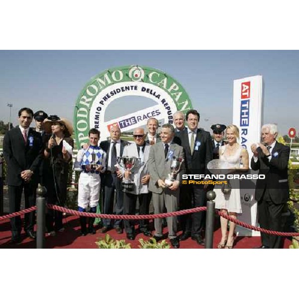 giving prize for Distant Way connection winners of Premio Presidente della Repubblica At The Races Rome, 13th may 2007 ph. Stefano Grasso