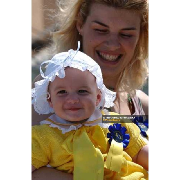 young racegoer looking at the horses Premio Presidente della Repubblica Rome Capannelle 16th may 2004 ph. Stefano Grasso