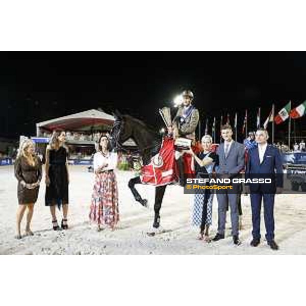 LGCT of Monaco - Grand Prix - Prize giving ceremony - Alberto Zorzi receives the trophy from Princess Charlotte, H.R.H. Princess Caroline of Monaco, Diane Fissore, Lars Windhorst, Ingeborga Daipkunaite and David Auberson - Monaco, Port Hercule - 24 June 2017 - ph.Stefano Grasso/LGCT