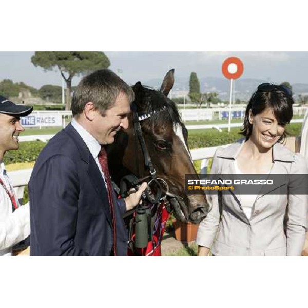 giving prize of Premio Regina Elena Emirates Airlines won by Dario Vargiu on Lokaloka - Giuseppe Rosati Colarieti with his wife and Lokaloka Rome, 13th may 2007 ph. Stefano Grasso