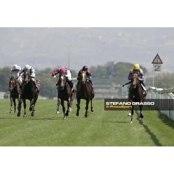 at right Dario Vargiu on Robybat wins the Premio della Speranza Shadwell Stud beating Amaldi Rome, 13th may 2007 ph. Stefano Grasso