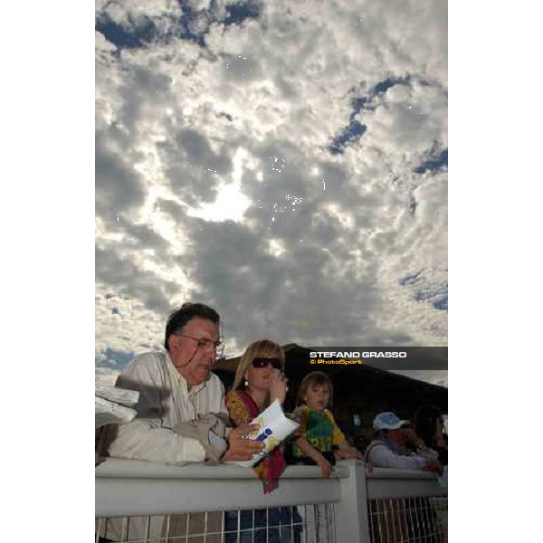 racegoers at Capannelle race track Premio Presidente della Repubblica Rome Capannelle 16th may 2004 ph.Stefano Grasso