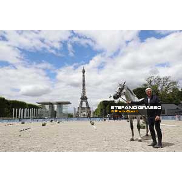 LGCT of Paris Eiffel - vet inspection Roger Yves Bost and Pegase du Murier - Paris,29th june 2017 - ph.Stefano Grasso/LGCT