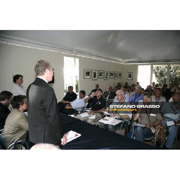 Ing. Cesare Croce welcomes the chief d\'Equipe during their press conference of 75.a Csio Roma - P.zza di Siena Rome, 23rd may 2007 ph. Stefano Grasso