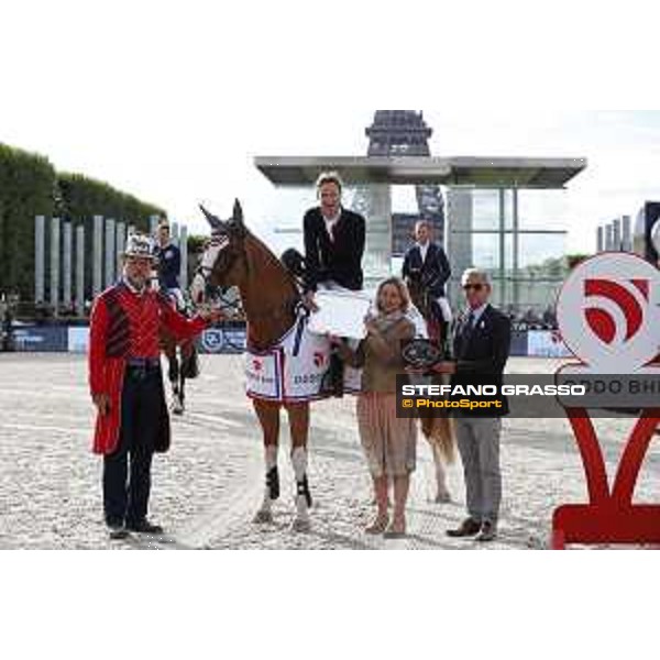 LGCT of Paris Eiffel - Class 5 - Prize giving ceremony - Pieter Devos on Apart wins the class presented by Oddo - Paris,30th june 2017 - ph.Stefano Grasso/LGCT