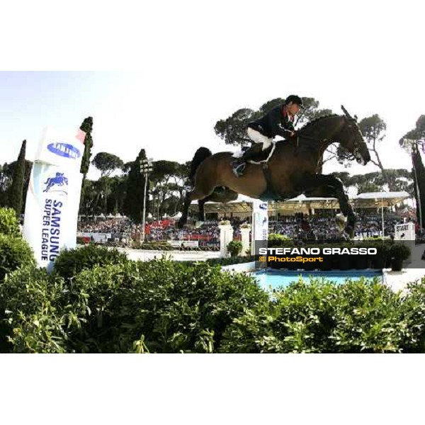 John Withaker jumps the water on Peppermill Nations\' Cup 2007 - 75.¡ Csio Roma - Piazza di Siena Rome, 25th may 2007 ph. Stefano Grasso