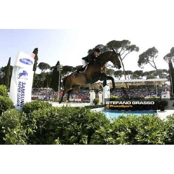 John Withaker jumps the water on Peppermill Nations\' Cup 2007 - 75.¡ Csio Roma - Piazza di Siena Rome, 25th may 2007 ph. Stefano Grasso