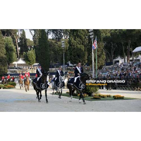 the English team winners of the Nations\' Cup 2007 parading in front of the grandstand 75.¡ Csio Roma- Piazza di Siena Rome, 25th may 2007 ph. Stefano Grasso