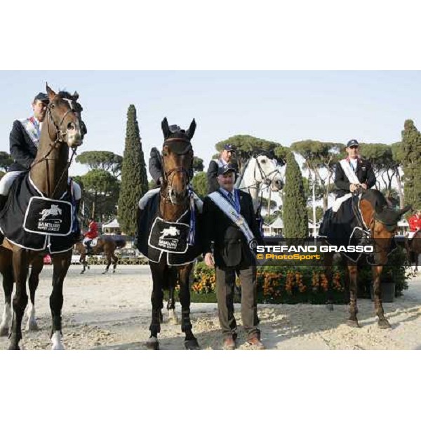 English team parade after winning the Nations\' Cup 2007 75.¡ Csio Roma- Piazza di Siena Rome, 25th may 2007 ph. Stefano Grasso