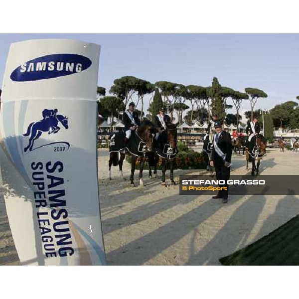 English team parade after winning the Nations\' Cup 2007 75.¡ Csio Roma- Piazza di Siena Rome, 25th may 2007 ph. Stefano Grasso