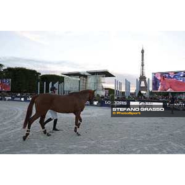 LGCT of Paris Eiffel - Bernadette Lejeune, David Will and Angelica Augustsson Zanotelli retire Mic Mac du Tillard from the competition - Paris, 1st july 2017 - ph.Stefano Grasso/LGCT