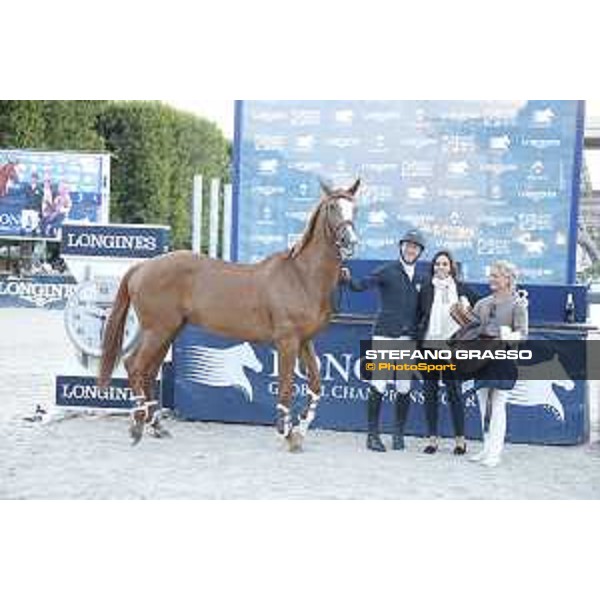 LGCT of Paris Eiffel - Bernadette Lejeune, David Will and Angelica Augustsson Zanotelli retire Mic Mac du Tillard from the competition - Paris, 1st july 2017 - ph.Stefano Grasso/LGCT