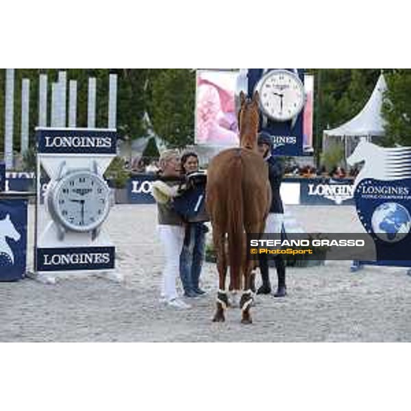 LGCT of Paris Eiffel - Bernadette Lejeune, David Will and Angelica Augustsson Zanotelli retire Mic Mac du Tillard from the competition - Paris, 1st july 2017 - ph.Stefano Grasso/LGCT