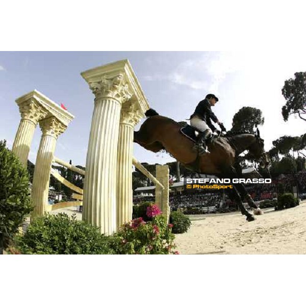 ROMA - Villa Borghese - 75¡ Piazza di Siena - John Whitaker on Peppermill jumps during the Loro Piana Grand Prix Rome, 27th may 2007 ph. Stefano Grasso