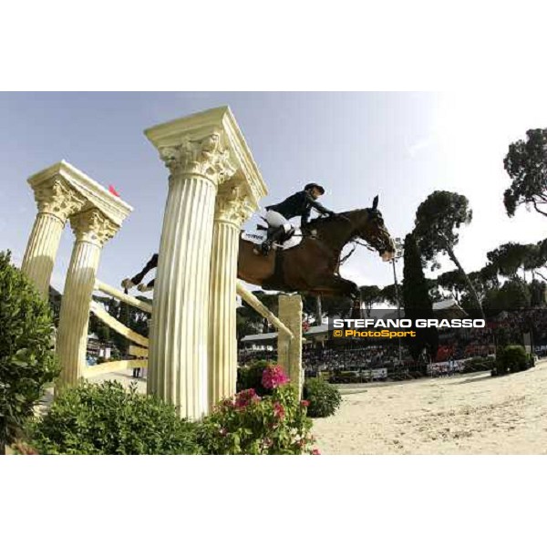 ROMA - Villa Borghese - 75¡ Piazza di Siena - Jonella Ligresti on Nanta jumps during the Loro Piana Grand Prix Rome, 27th may 2007 ph. Stefano Grasso