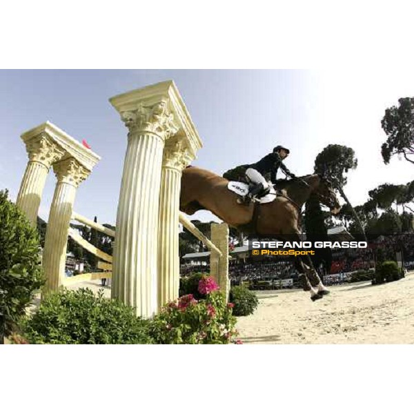 ROMA - Villa Borghese - 75¡ Piazza di Siena - Jonella Ligresti on Nanta jumps during the Loro Piana Grand Prix Rome, 27th may 2007 ph. Stefano Grasso