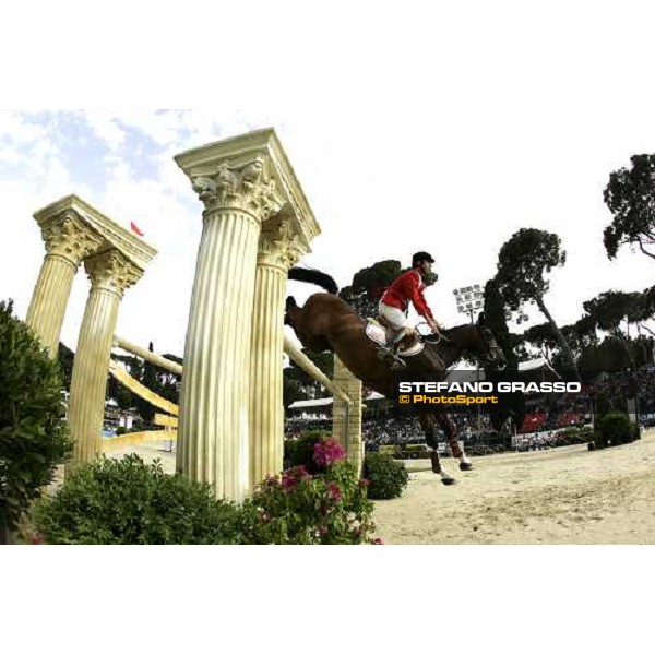 ROMA - Villa Borghese - 75¡ Piazza di Siena - Richard Spooner on Cristallo jumps during the Loro Piana Grand Prix Rome, 27th may 2007 ph. Stefano Grasso