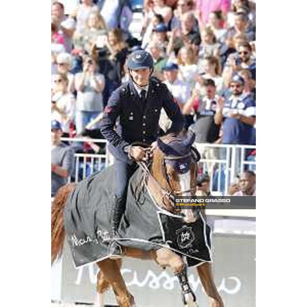 LGCT of Paris - Class 16 - Prize giving ceremony - Lorenzo De Luca on Halifax van het Kluizebos parade after winning Massimo Dutti Eiffel Challenge - Paris , Champ de Mars - 2 July 2017 - ph.Stefano Grasso/LGCT