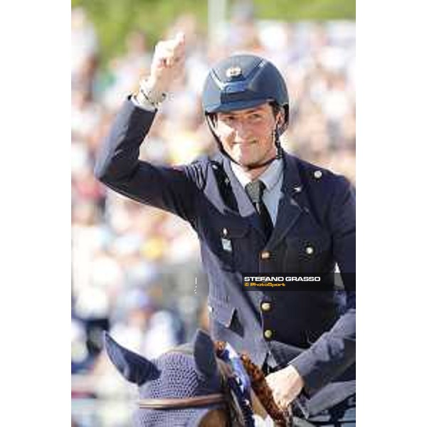 LGCT of Paris - Class 16 - Prize giving ceremony - Lorenzo De Luca on Halifax van het Kluizebos parade after winning Massimo Dutti Eiffel Challenge - Paris , Champ de Mars - 2 July 2017 - ph.Stefano Grasso/LGCT