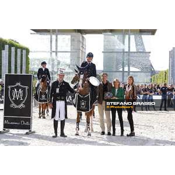 LGCT of Paris - Class 16 - Prize giving ceremony - Lorenzo De Luca on Halifax van het Kluizebos with the Massimo Dutti Eiffel Challenge - Paris , Champ de Mars - 2 July 2017 - ph.Stefano Grasso/LGCT