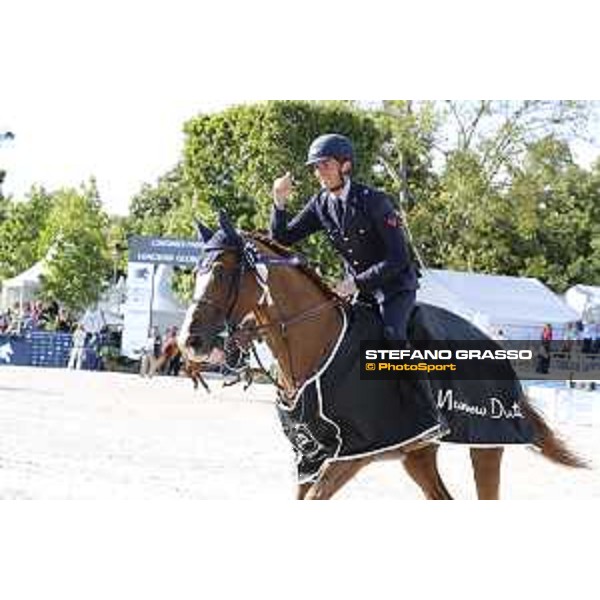 LGCT of Paris - Class 16 - Prize giving ceremony - Lorenzo De Luca on Halifax van het Kluizebos parade after winning Massimo Dutti Eiffel Challenge - Paris , Champ de Mars - 2 July 2017 - ph.Stefano Grasso/LGCT