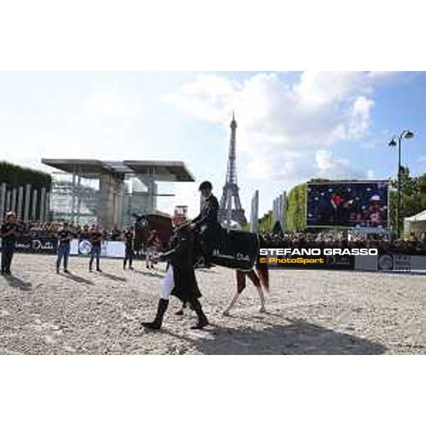 LGCT of Paris - Class 16 - Prize giving ceremony - Lorenzo De Luca on Halifax van het Kluizebos with the Massimo Dutti Eiffel Challenge - Paris , Champ de Mars - 2 July 2017 - ph.Stefano Grasso/LGCT