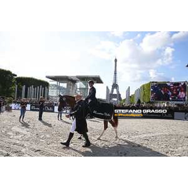 LGCT of Paris - Class 16 - Prize giving ceremony - Lorenzo De Luca on Halifax van het Kluizebos with the Massimo Dutti Eiffel Challenge - Paris , Champ de Mars - 2 July 2017 - ph.Stefano Grasso/LGCT