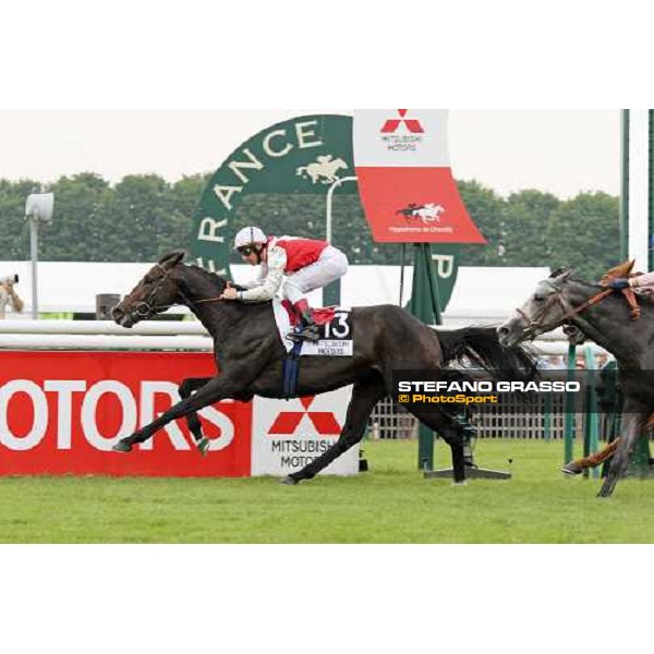 Chantilly, Lawman with Lanfranco Dettori up wins the PRIX DU JOCKEY CLUB MITSUBISHI MOTORS. Photo FRANK SORGE/Racingfotos.com THIS IMAGE IS SOURCED FROM AND MUST BE BYLINED \'RACINGFOTOS.COM\'