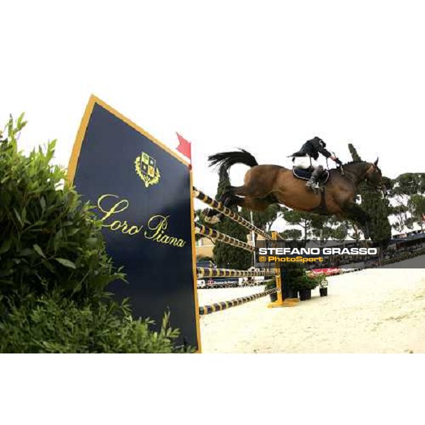 John Whitaker on Peppermill winners of Gran Premio Roma - Loro Piana at 75.¡ Csio Piazza di Siena Rome, 27th may 2007 ph. Stefano Grasso